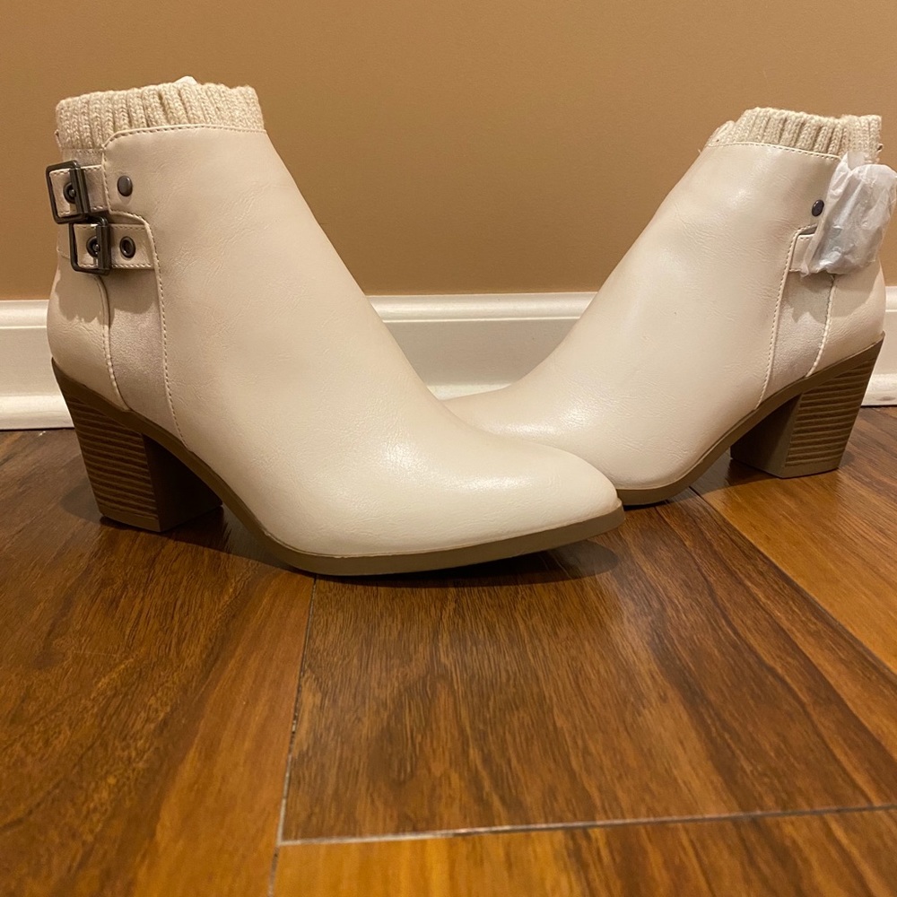 CLEAROUT Cream Sweater Cuff Booties 🍁🍂